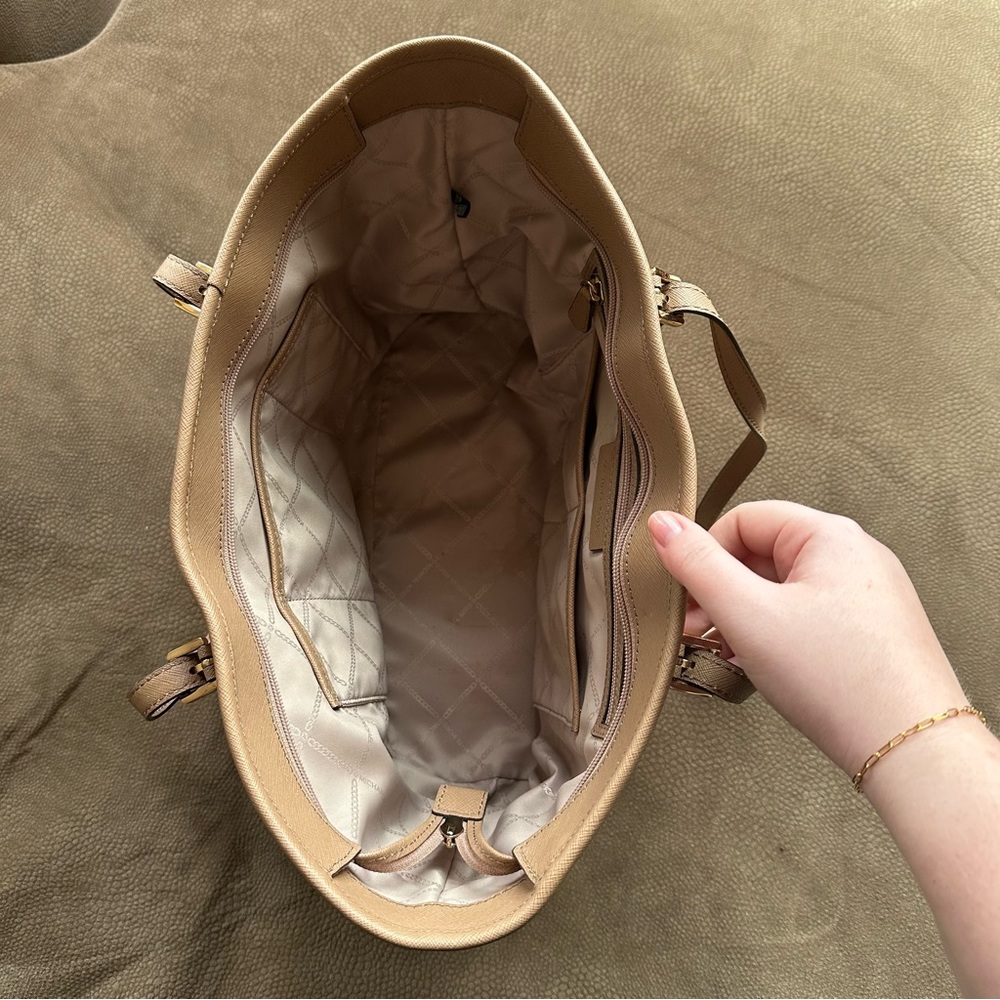 Michael Kors tote - Picture 3 of 3